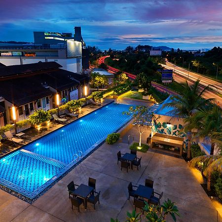 Eastin Hotel Penang Sungai Dua Bukit Exterior foto